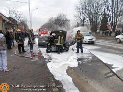 В Ужгороді автомобіль загорівся під час руху 